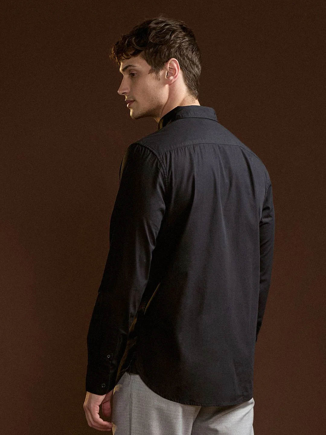 THE BEAR HOUSE Men Slim Fit Button-Down Collar Solid Cotton Formal Shirt - Image 5