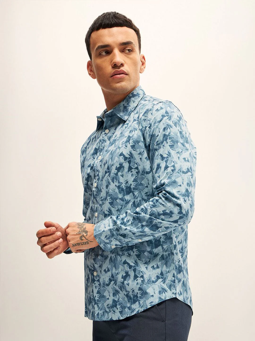 THE BEAR HOUSE Men Slim Fit Floral Printed Pure Cotton Casual Shirt - Image 3