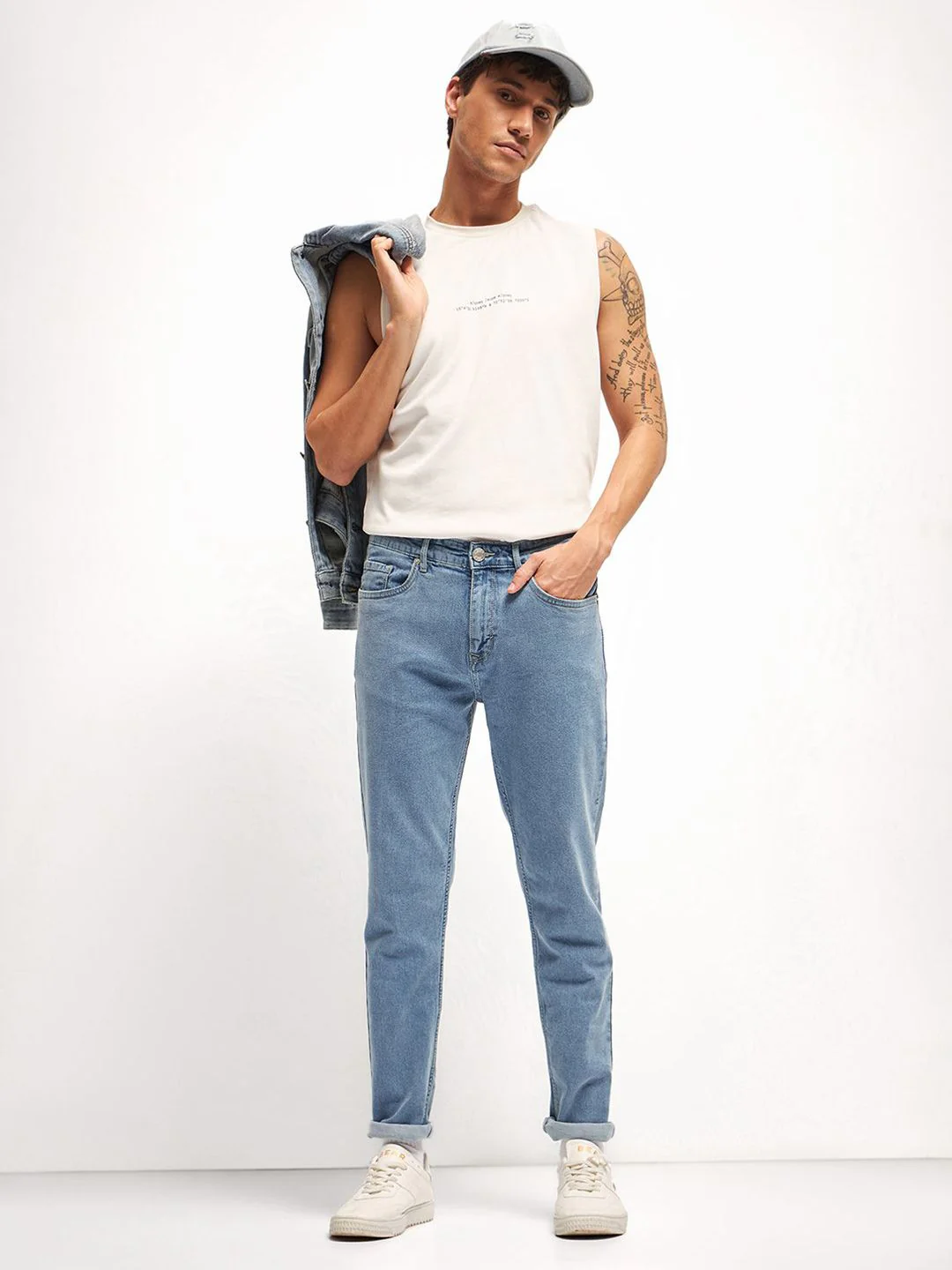 THE BEAR HOUSE Men Slim Fit Light Fade Mid-Rise Stretchable Jeans - Image 5