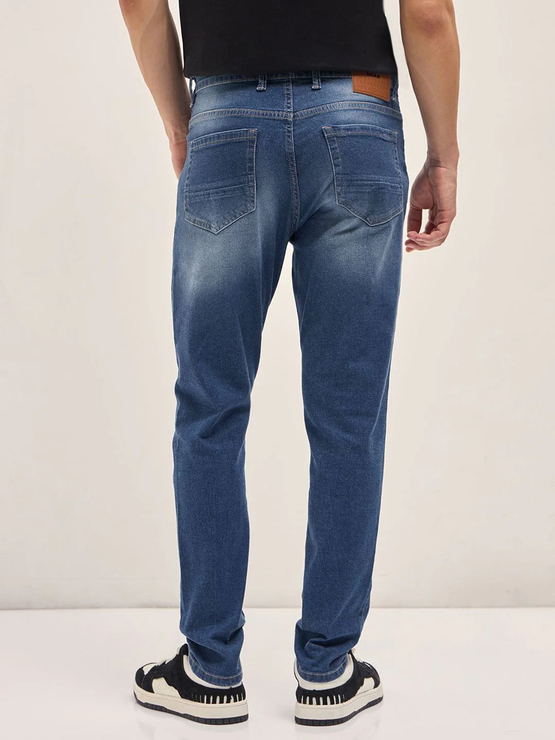 THE BEAR HOUSE Men Slim Fit Light Fade Stretchable Jeans - Image 3