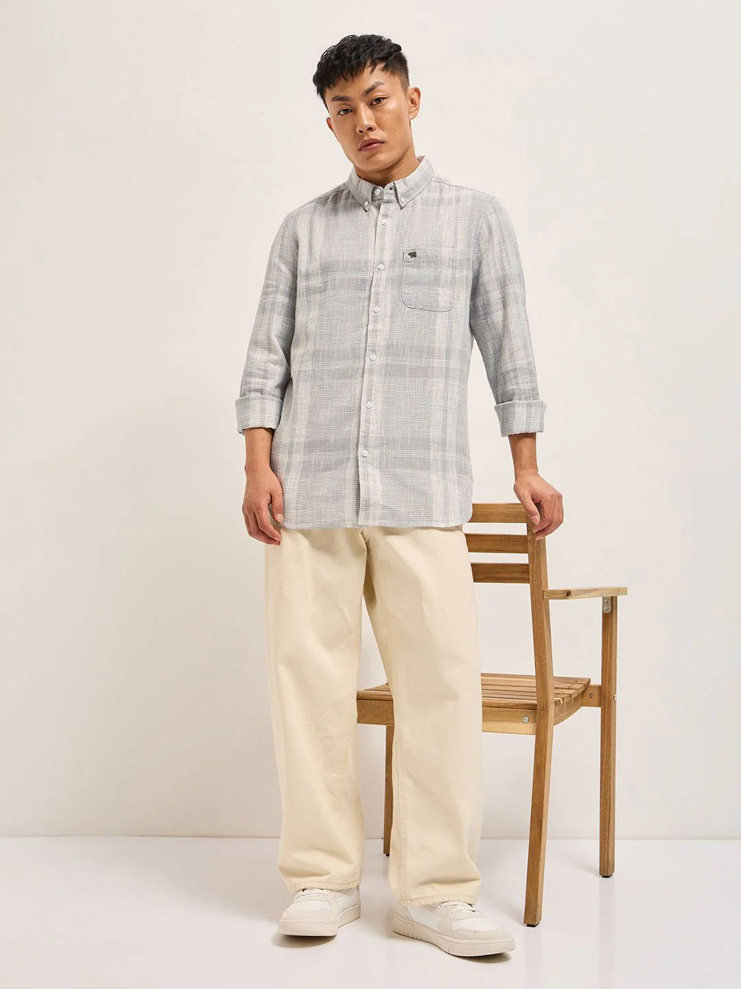 THE BEAR HOUSE Men Slim Fit Opaque Checked Casual Shirt - Image 4