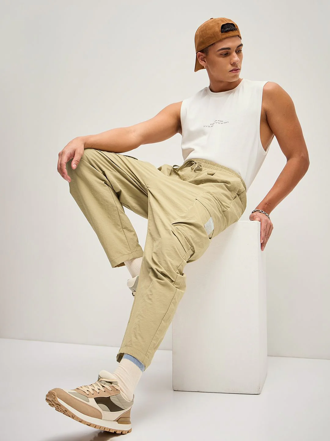 THE BEAR HOUSE Men Solid Cargo Trouser - Image 4