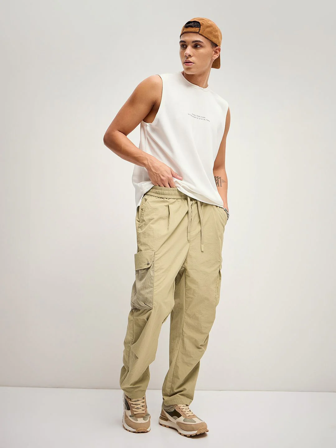 THE BEAR HOUSE Men Solid Cargo Trouser - Image 5