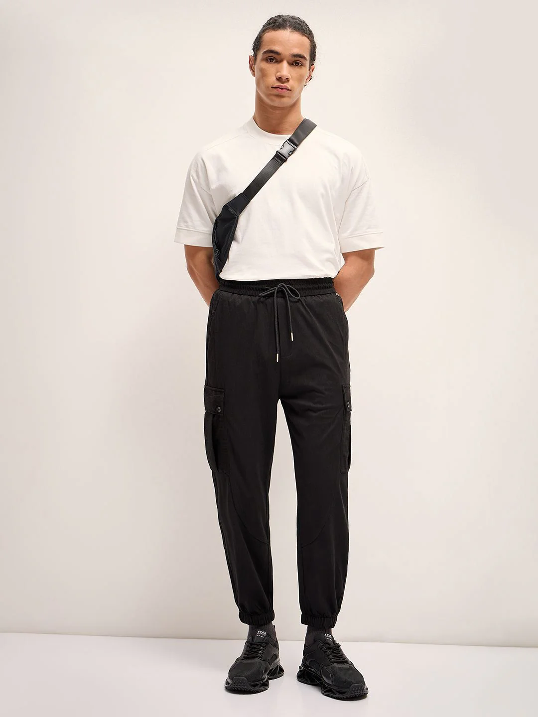 THE BEAR HOUSE Men Solid Cargo Trouser - Image 4
