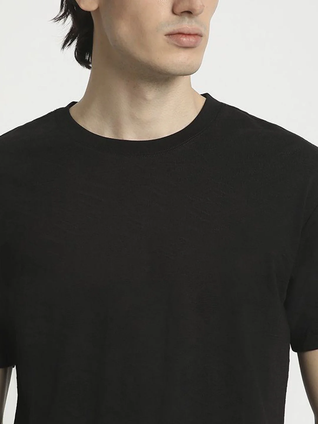 The Bear House Men Solid Round Neck Tshirt - Image 3