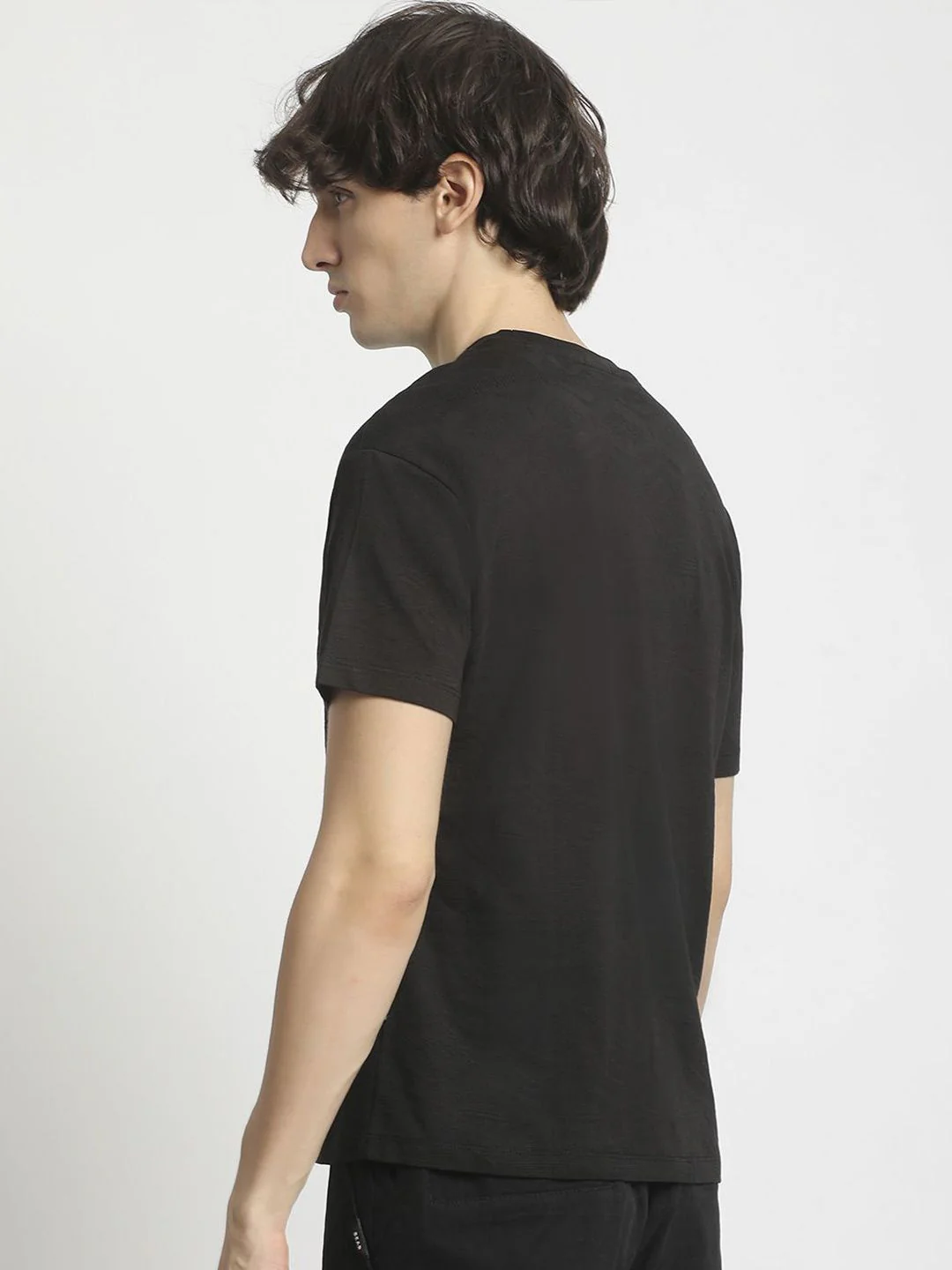 The Bear House Men Solid Round Neck Tshirt - Image 4