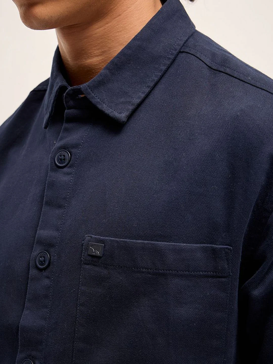 THE BEAR HOUSE Men Solid Spread Collar Oversized Shirt - Image 2