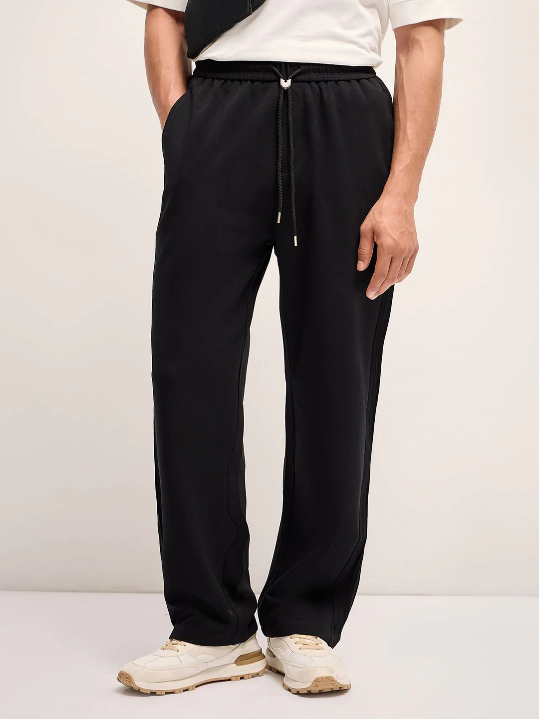 THE BEAR HOUSE Men Solid Straight Fit Casual Pant - Image 4