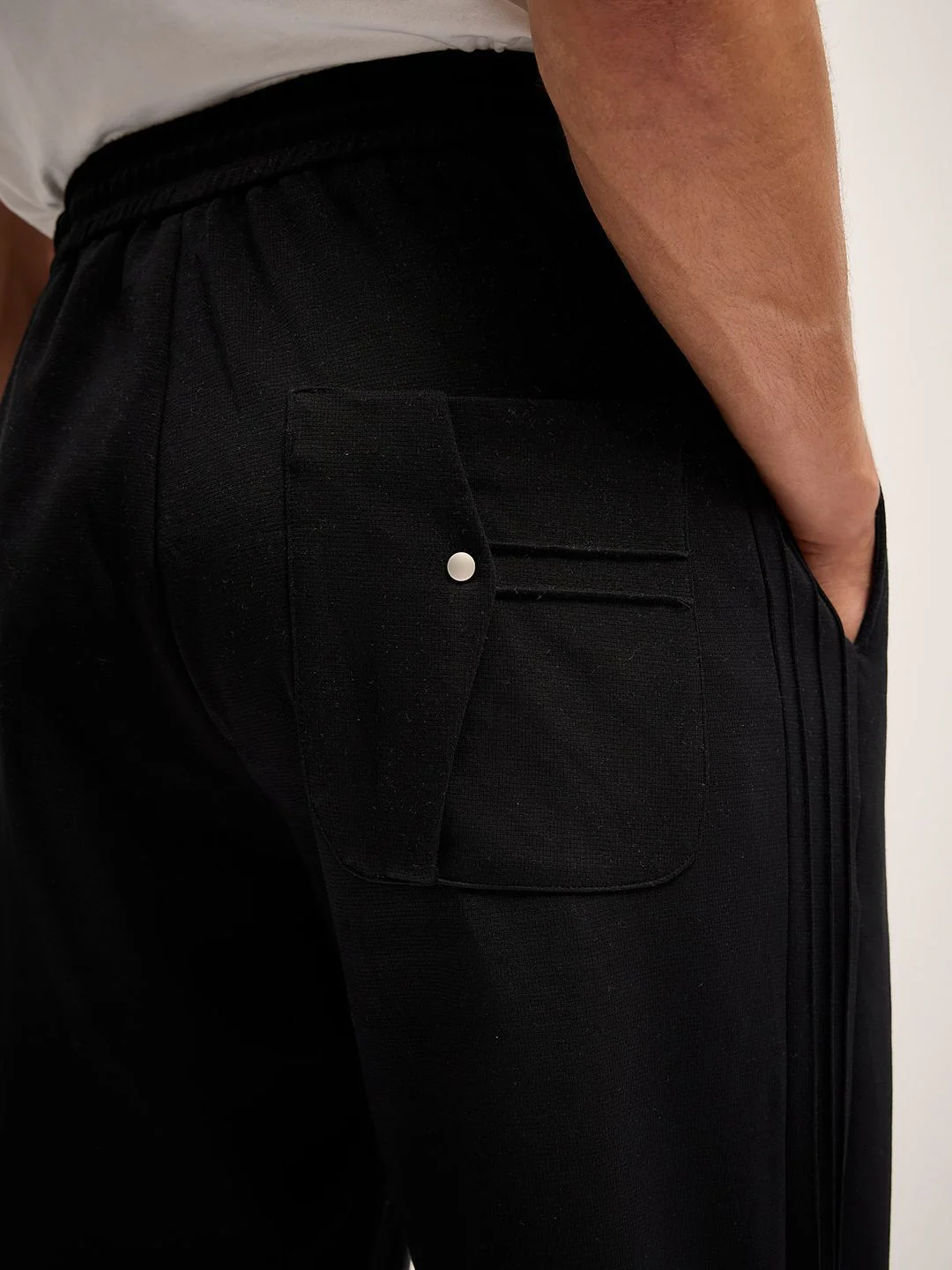 THE BEAR HOUSE Men Solid Straight Fit Casual Pant - Image 7