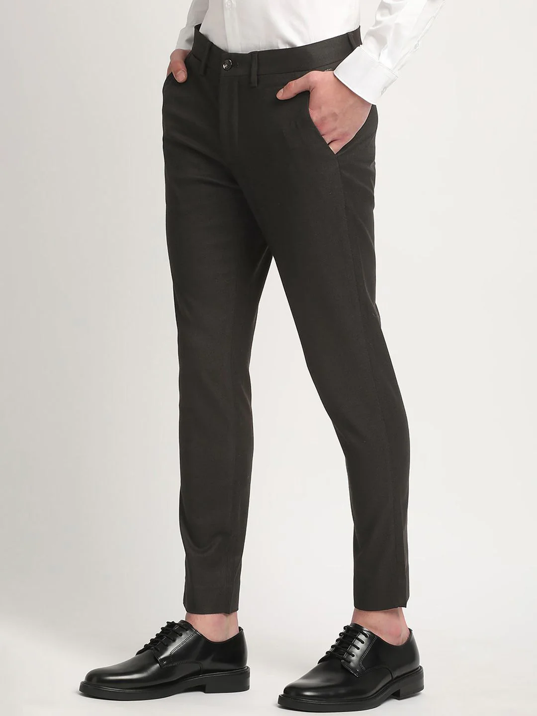 THE BEAR HOUSE Men Solid Tapered Fit Mid-Rise Formal Trousers - Image 3