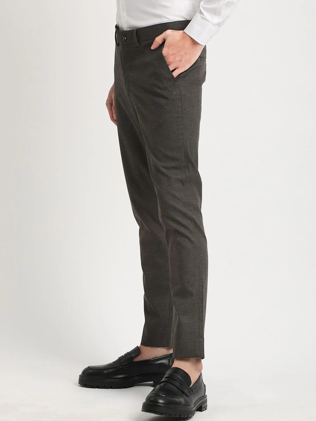 THE BEAR HOUSE Men Solid Tapered Fit Mid-Rise Formal Trousers - Image 3
