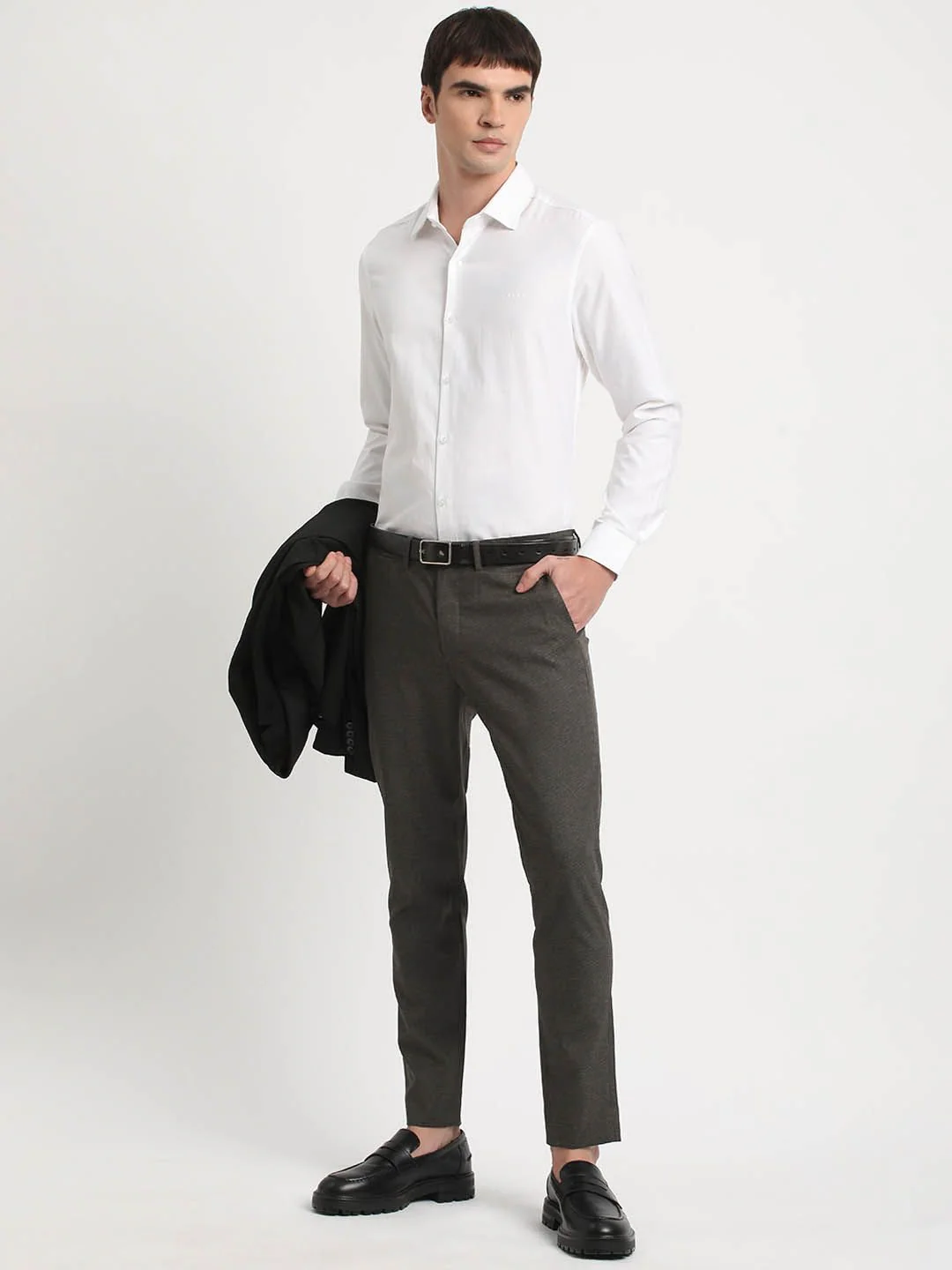 THE BEAR HOUSE Men Solid Tapered Fit Mid-Rise Formal Trousers - Image 4
