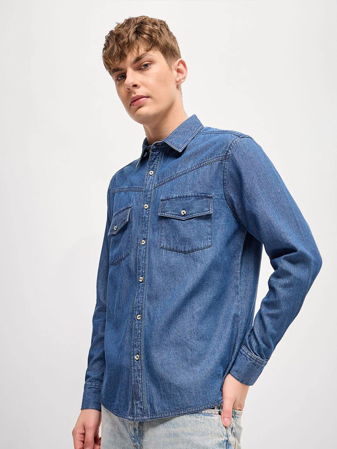 THE BEAR HOUSE Men Spread Collar Faded Pure Cotton Relaxed Fit Casual Shirt - Image 5