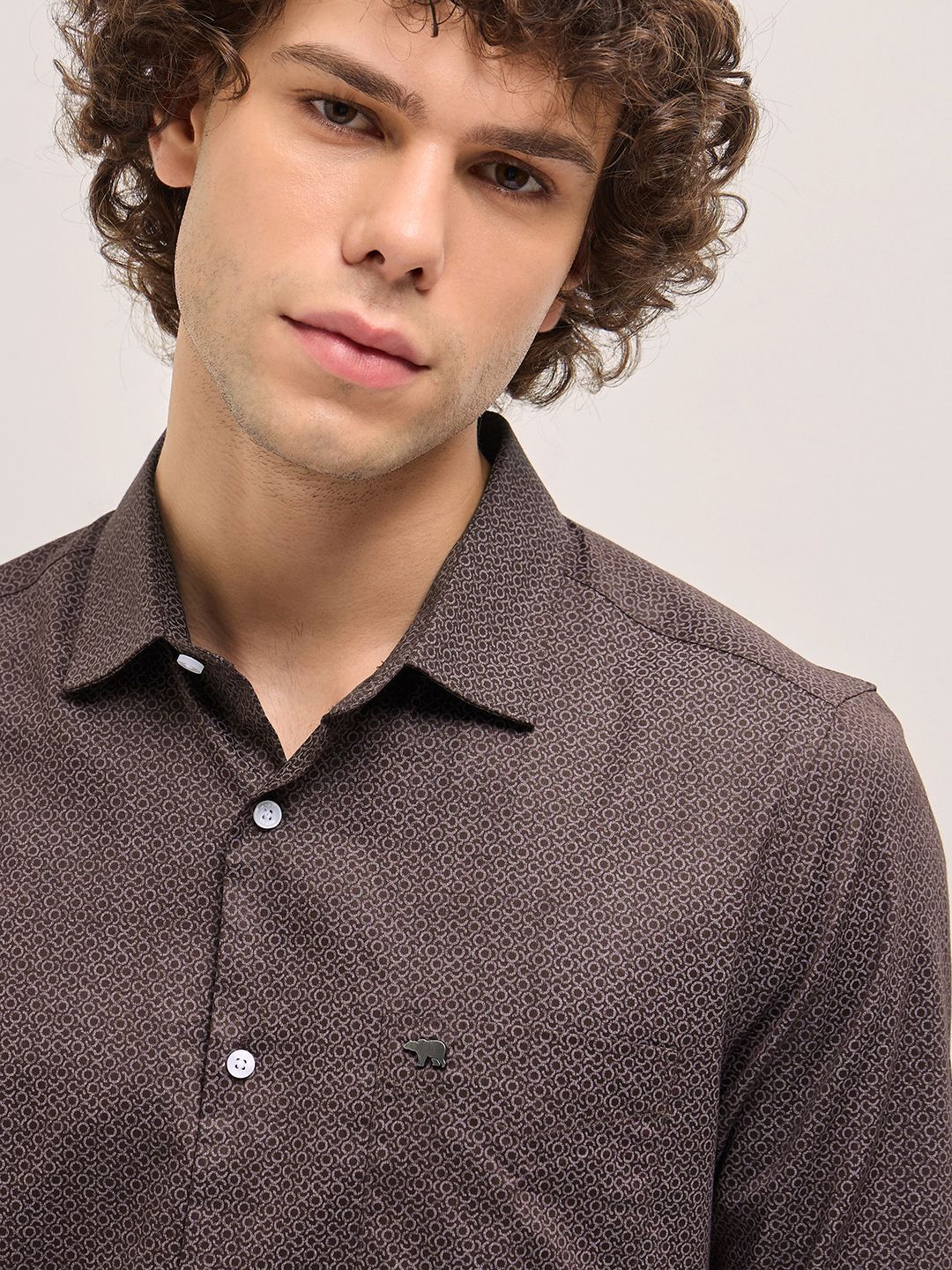 THE BEAR HOUSE Men Spread Collar Geometric Printed Pure Cotton Tailored Fit Formal Shirt - Image 2