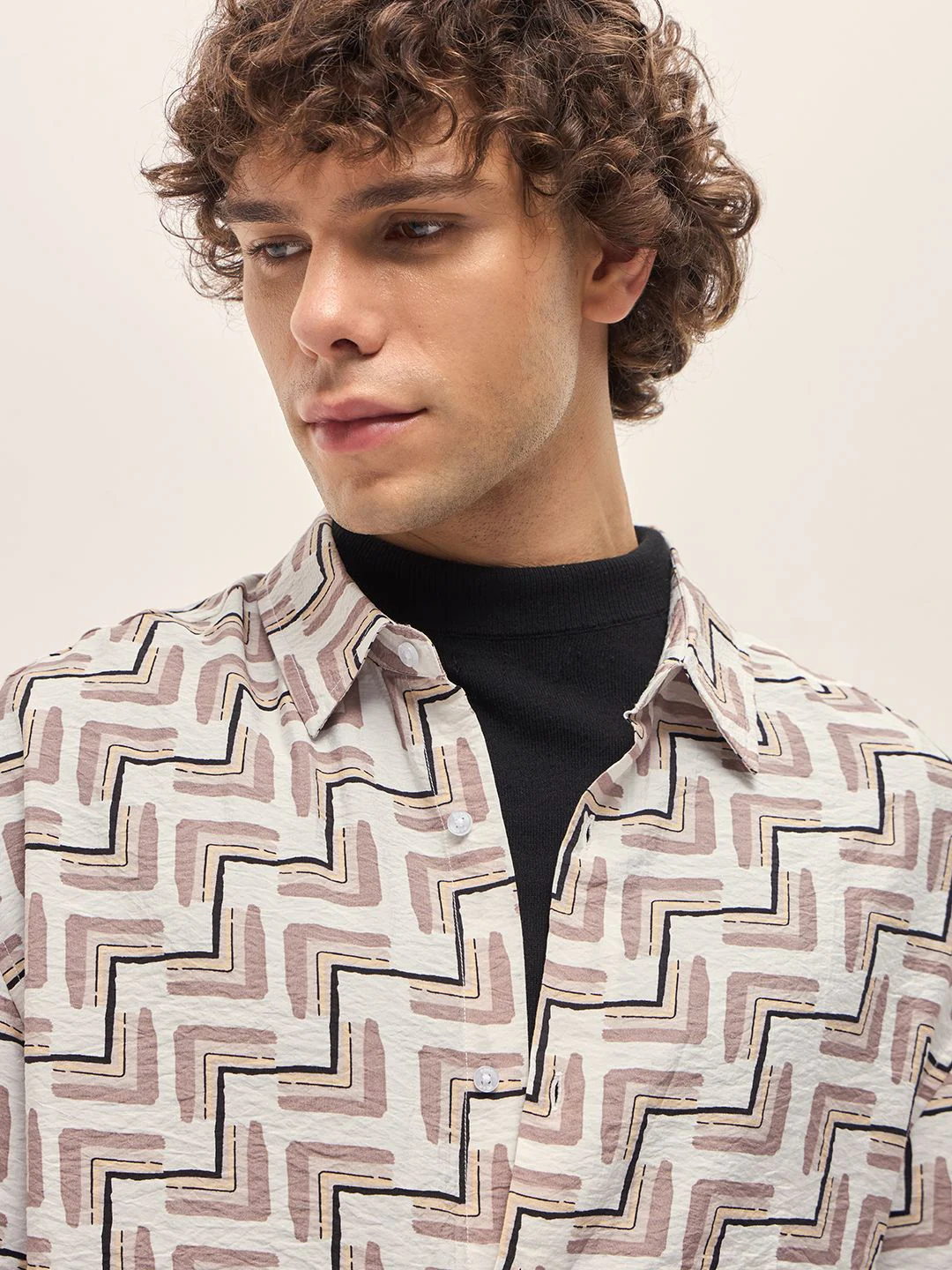 THE BEAR HOUSE Men Spread Collar Geometric Printed Relaxed Fit Casual Shirt - Image 3