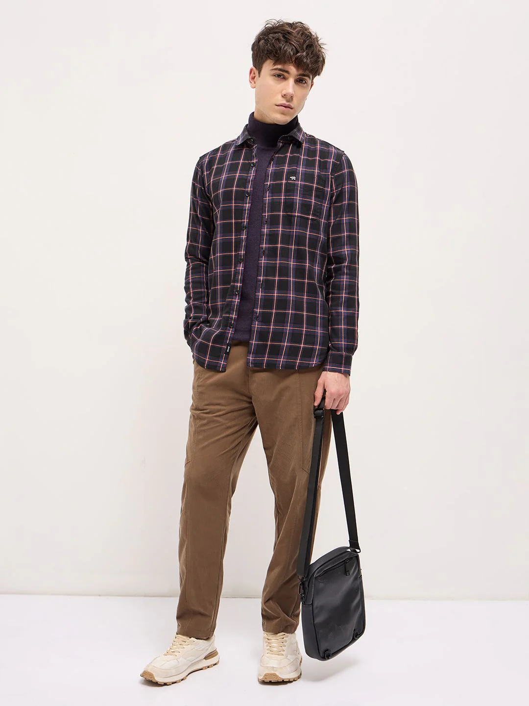 THE BEAR HOUSE Men Spread Collar Windowpane Checked Cotton Slim Fit Shirt - Image 6