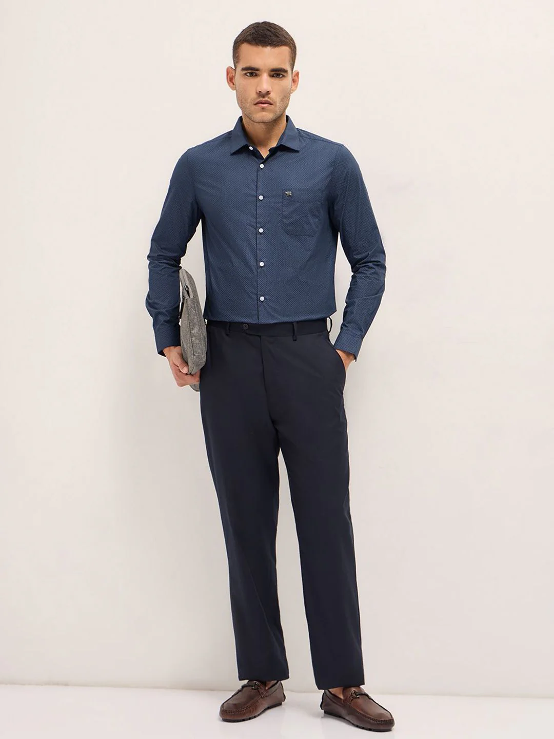 THE BEAR HOUSE Men Tailored Fit Spread Collar Geometric Printed Cotton Formal Shirt - Image 4