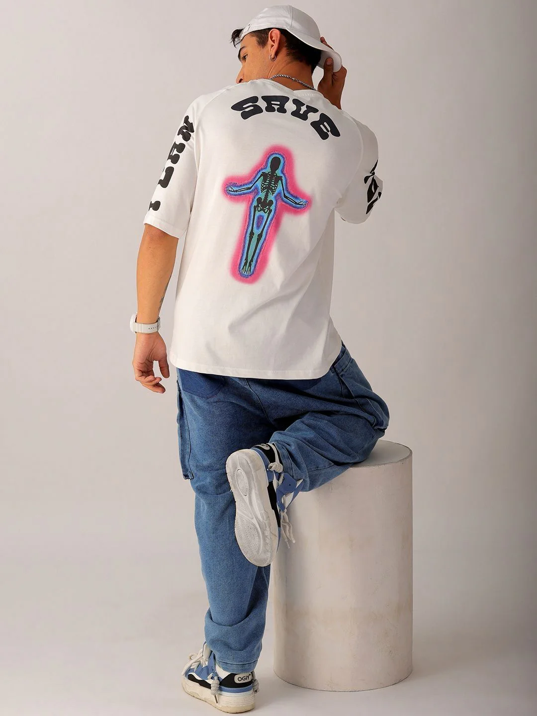 The Indian Garage Co Men Pure Cotton Back Printed Oversized Round Neck T-shirt - Image 6