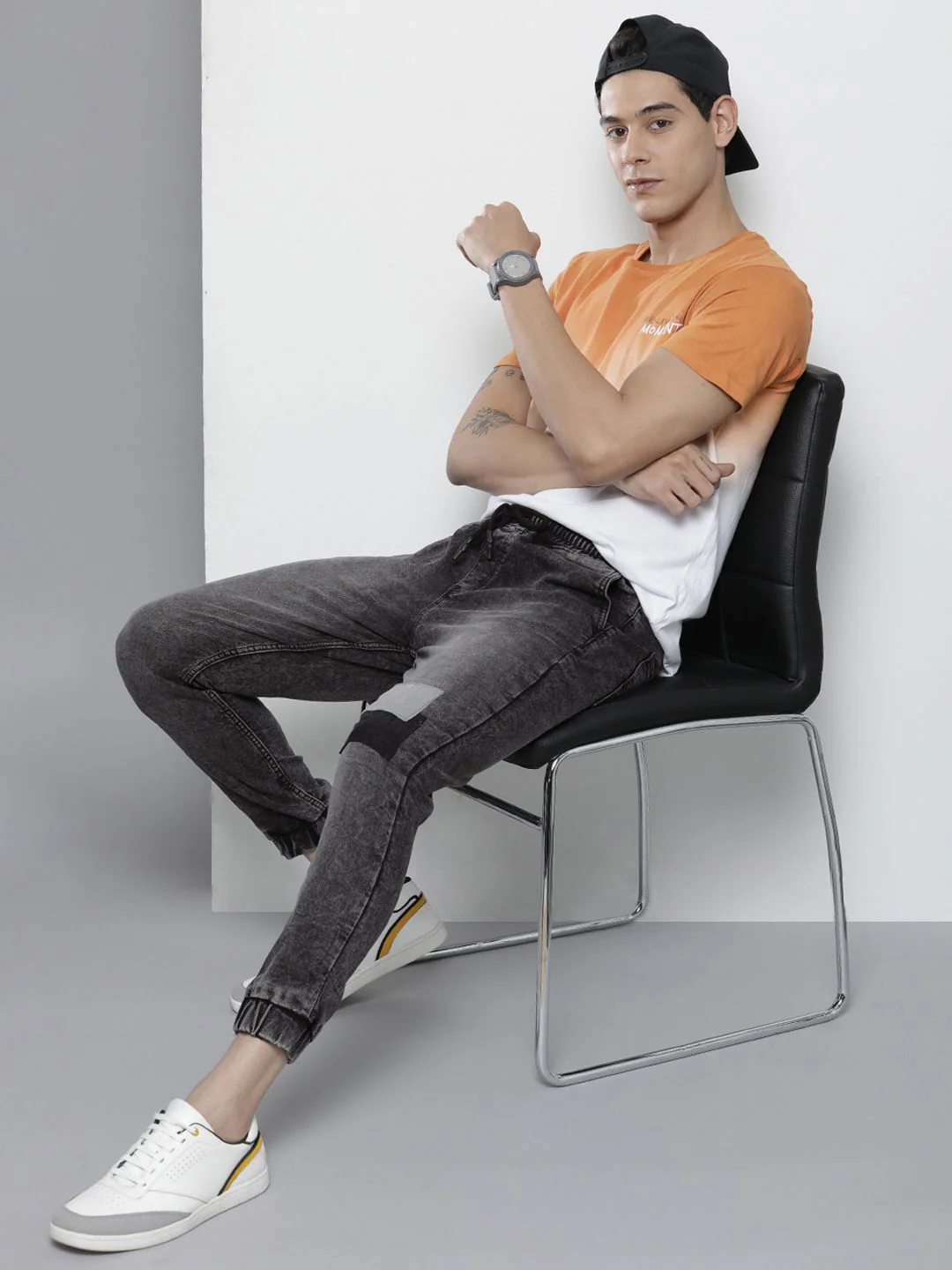 The Indian Garage Co Men Black Jean Slim Fit Heavy Fade Cuffed Hem Patch Work Jeans - Image 5
