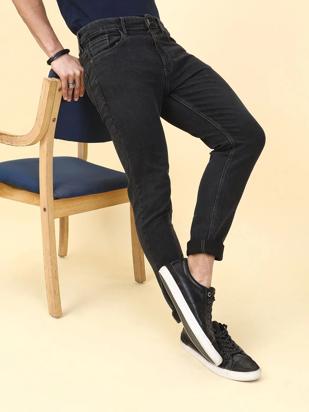 The Indian Garage Co Men Black Slim Fit Mid-Rise Clean Look Jeans - Image 2