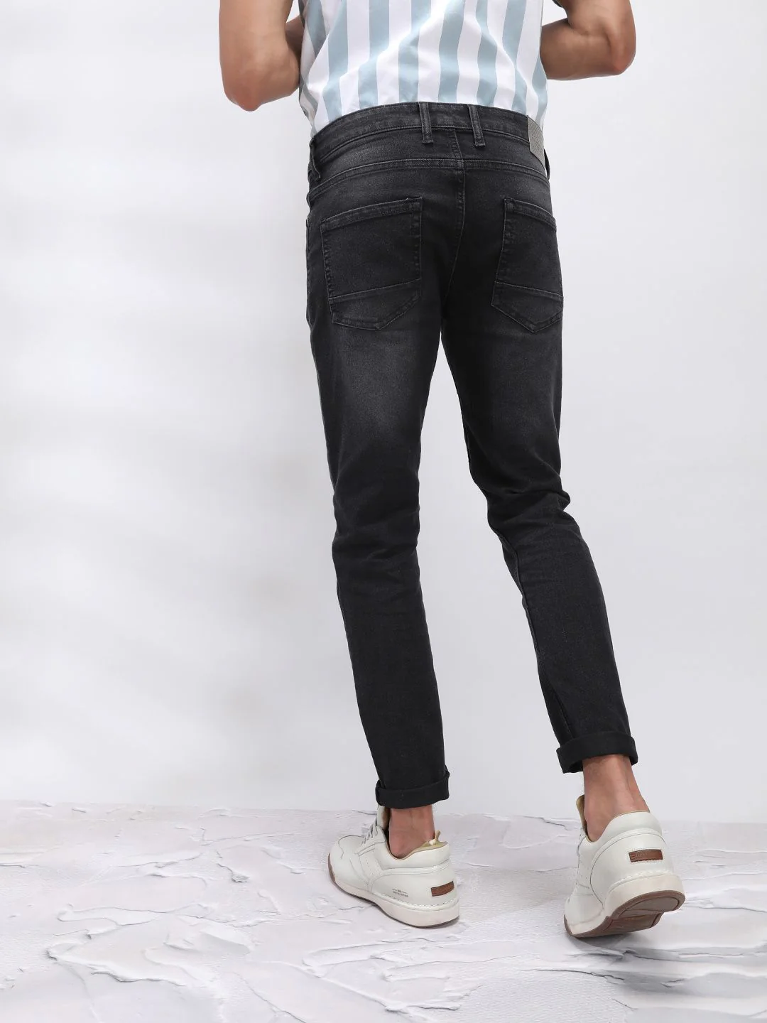 The Indian Garage Co Men Black Slim Fit Mid-Rise Clean Look Jeans - Image 5
