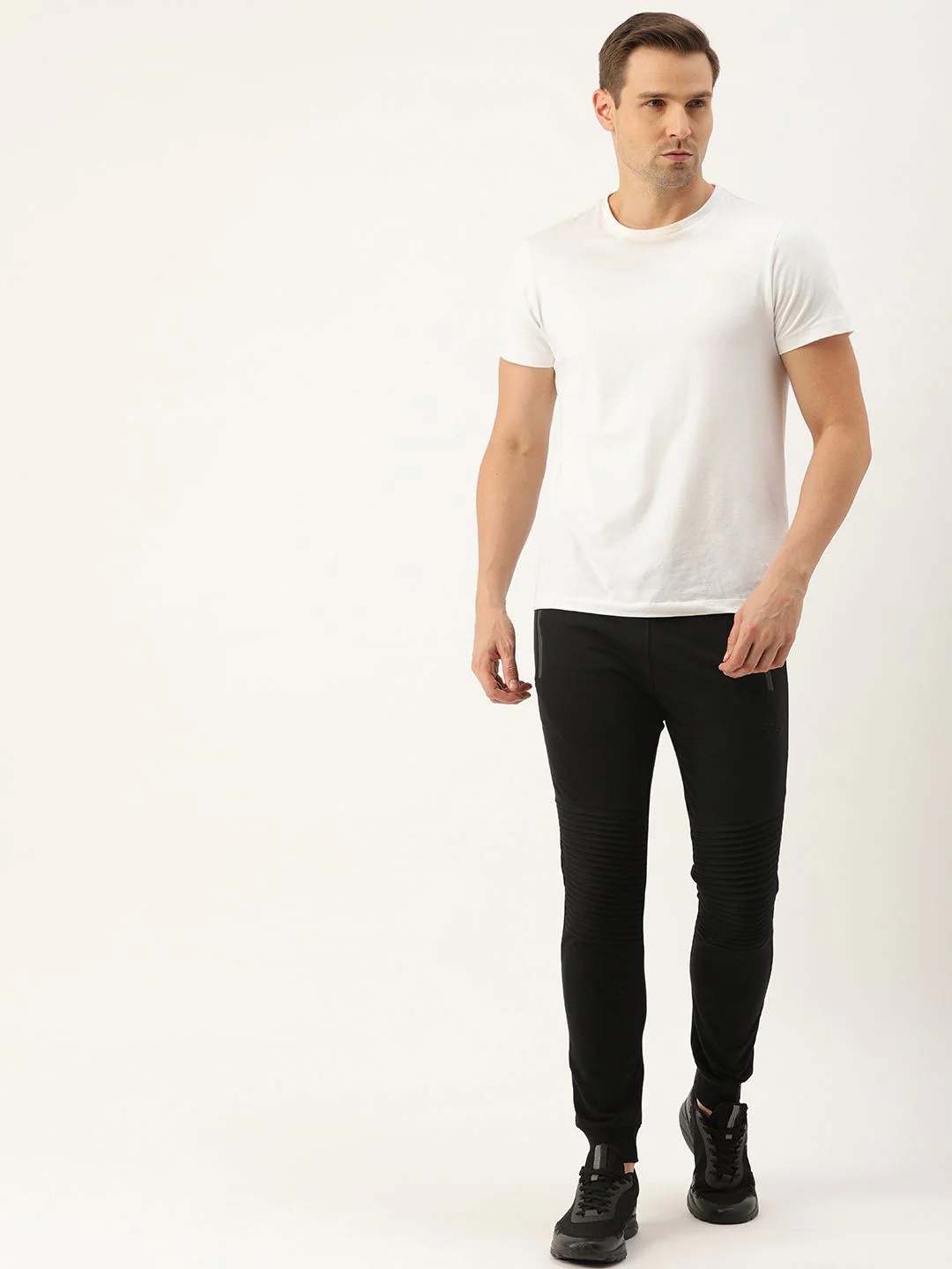 The Indian Garage Co Men Black Solid Pleated Detail Joggers - Image 5
