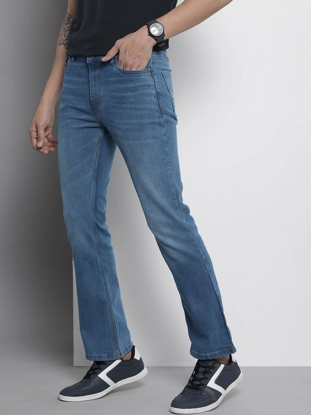 The Indian Garage Co Men Blue Bootcut Light Fade Stretchable Jeans - Image 2