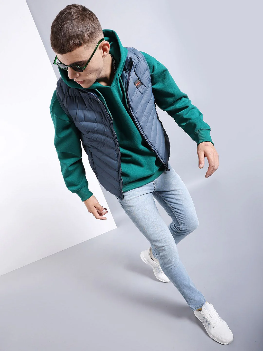 The Indian Garage Co Men Blue Floral Striped Outdoor Puffer Jacket - Image 4