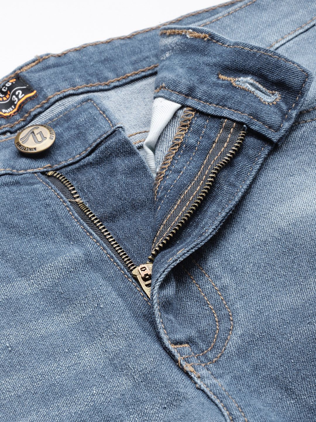 The Indian Garage Co Men Blue Jean Light Fade Stretchable Jeans - Image 4