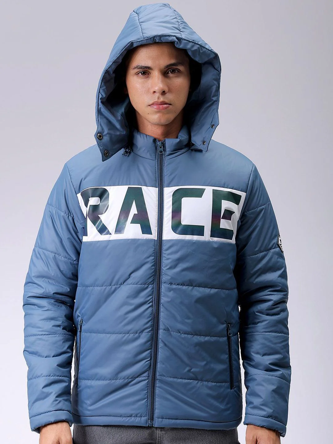 The Indian Garage Co Men Blue Reflective Print Detachable Hood Padded Jacket - Image 4