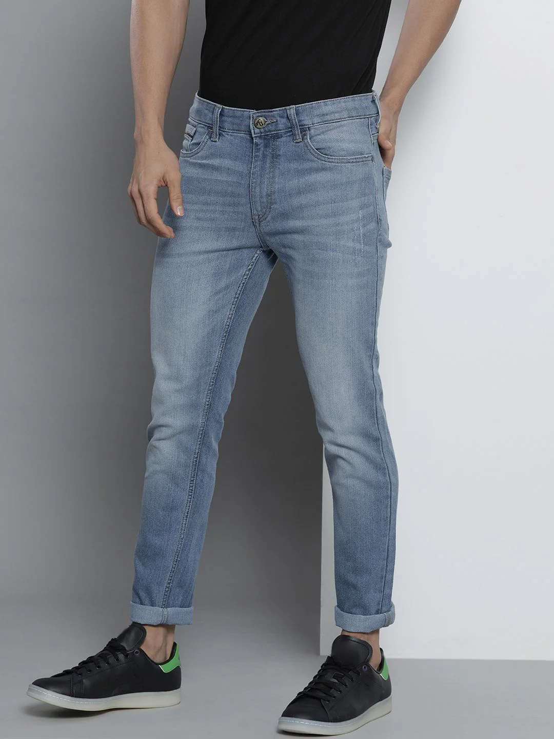 The Indian Garage Co Men Blue Slim Fit Heavy Fade Stretchable Jeans - Image 2