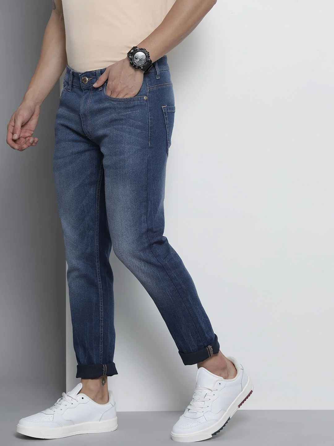 The Indian Garage Co Men Blue Slim Fit Light Fade Stretchable Jeans - Image 2