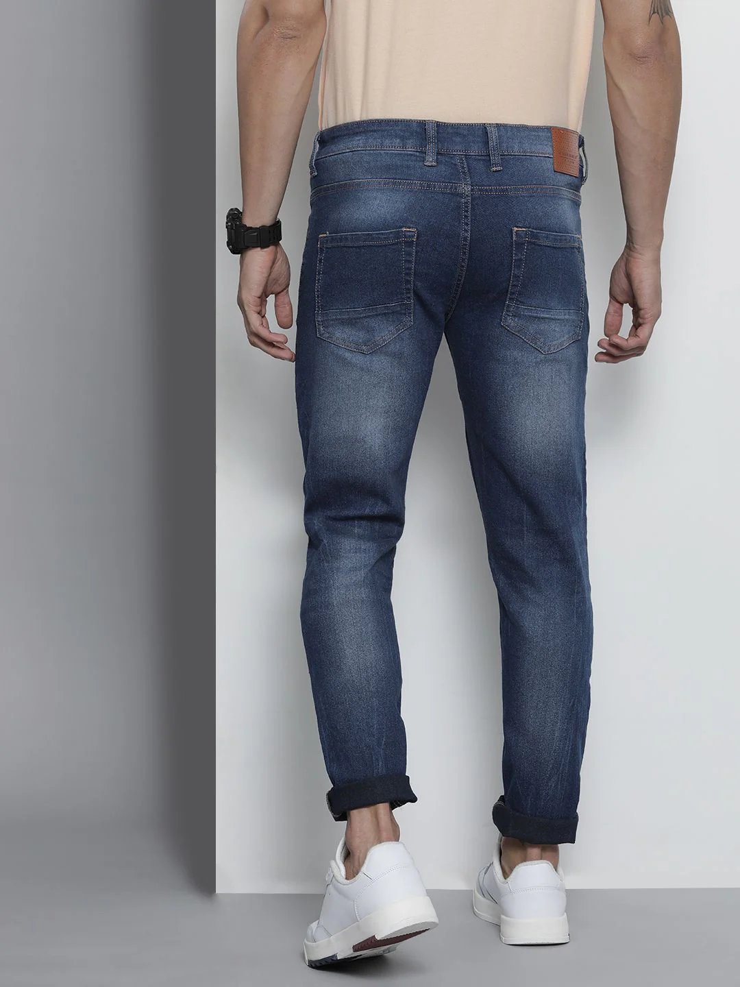 The Indian Garage Co Men Blue Slim Fit Light Fade Stretchable Jeans - Image 3