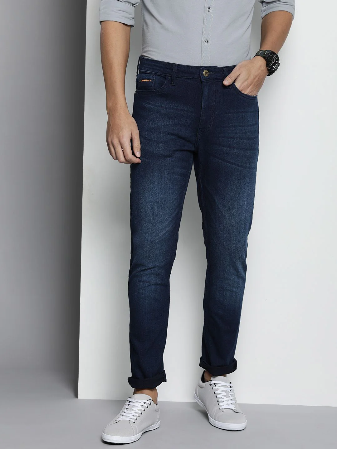 The Indian Garage Co Men Blue Slim Fit Light Fade Stretchable Jeans - Image 2