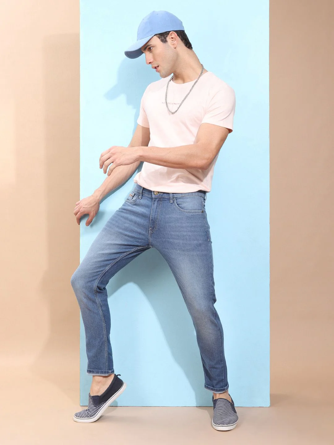 The Indian Garage Co Men Blue Slim Fit Mid-Rise Clean Look Stretchable Jeans - Image 2
