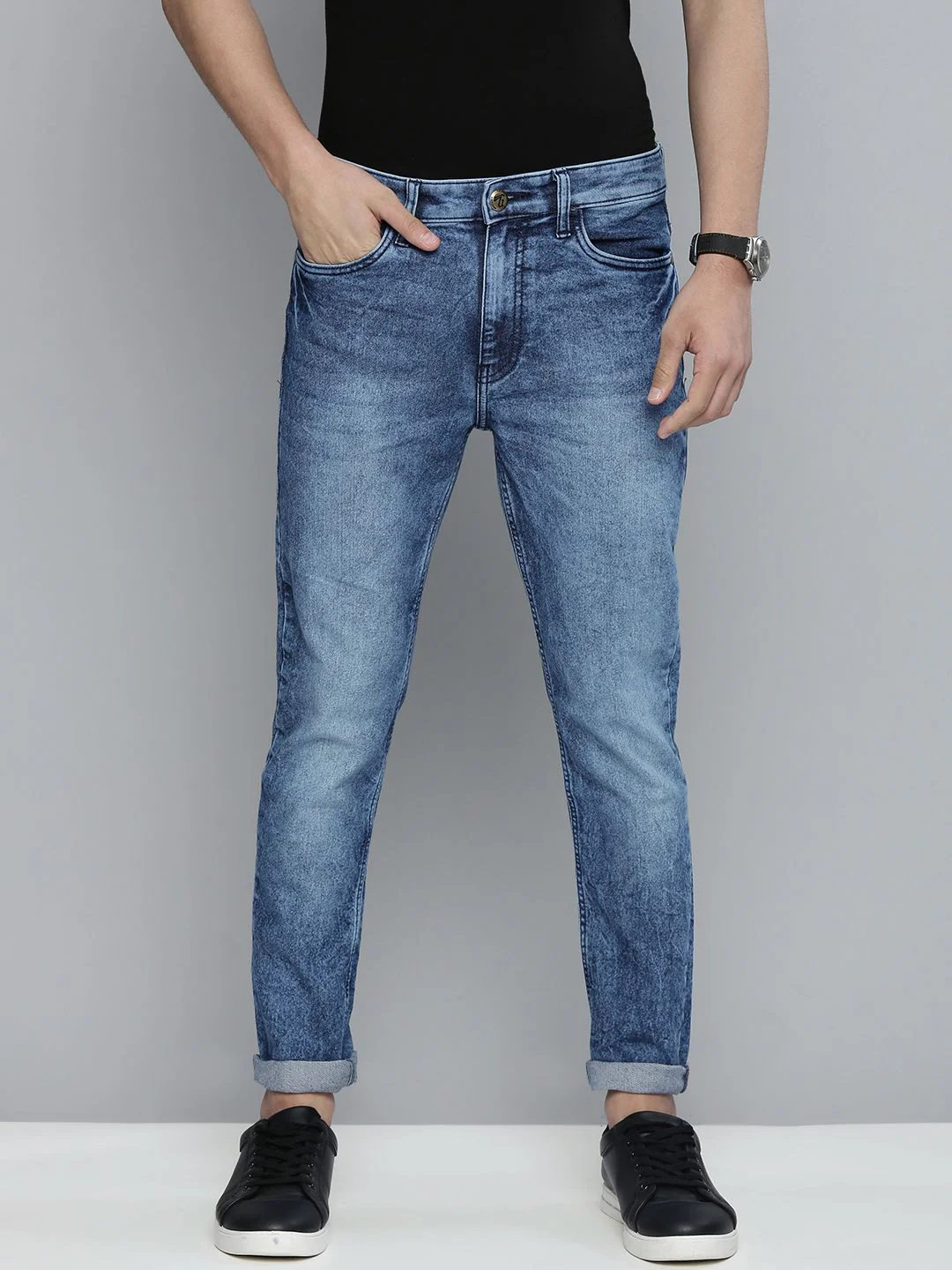 The Indian Garage Co Men Blue Slim Fit Mildly Distressed Light Fade Stretchable Jeans