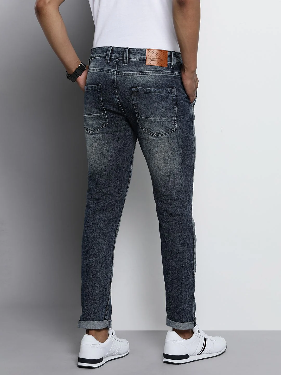 The Indian Garage Co Men Blue Slim Fit Mildly Distressed Light Fade Stretchable Jeans - Image 3