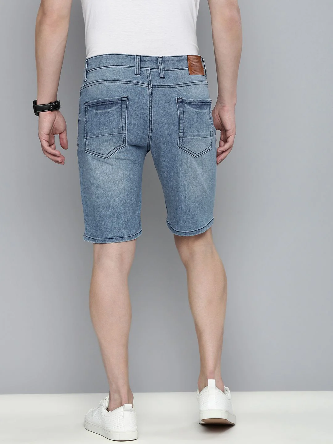 The Indian Garage Co Men Blue Washed Slim Fit Denim Shorts - Image 3