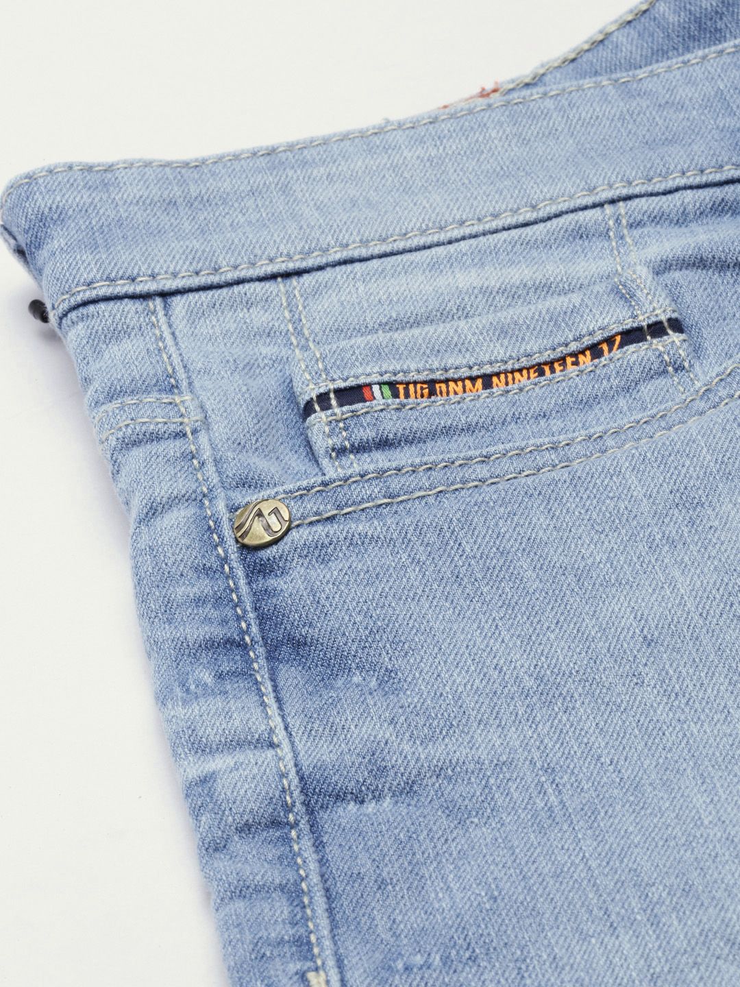 The Indian Garage Co Men Blue Washed Slim Fit Denim Shorts - Image 6