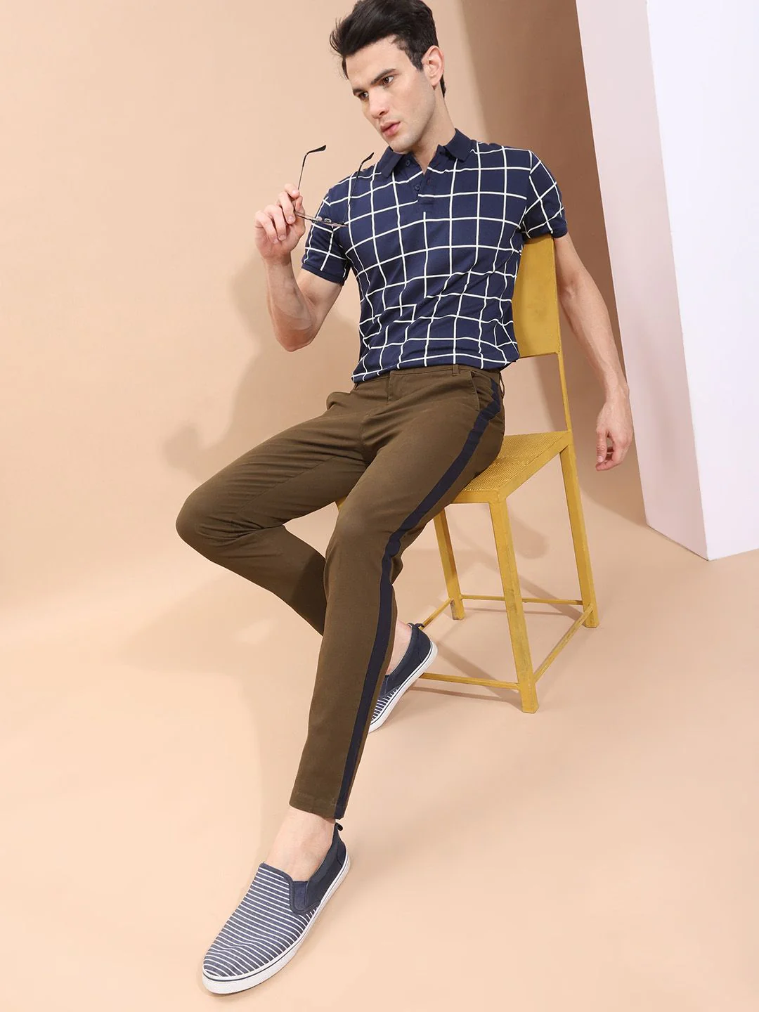The Indian Garage Co Men Brown Slim Fit Solid Regular Trousers With Side Taping - Image 4