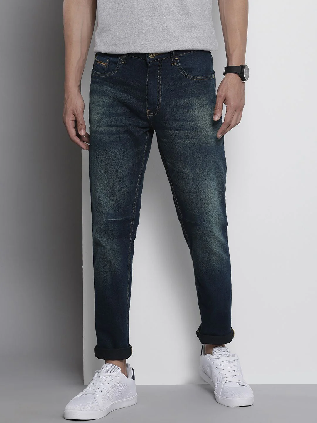 The Indian Garage Co Men Carrot Fit Light Fade Stretchable Jeans - Image 2