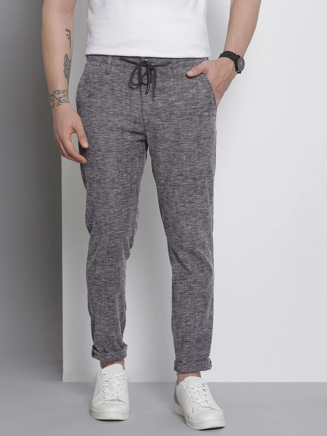 The Indian Garage Co Men Charcoal Grey Melange Effect Slim Fit Trousers - Image 2