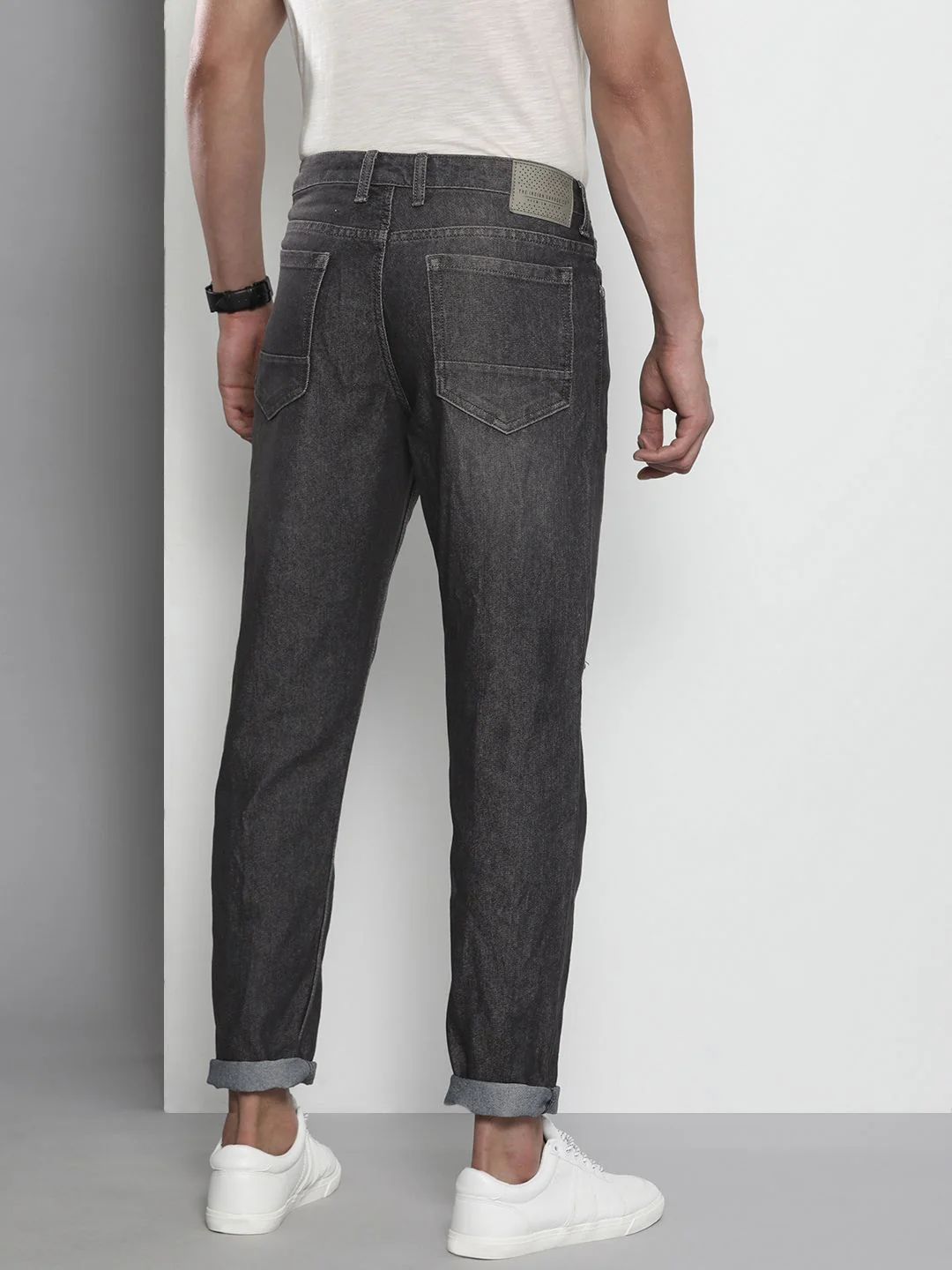 The Indian Garage Co Men Charcoal Grey Mildly Distressed Stretchable Jeans - Image 3
