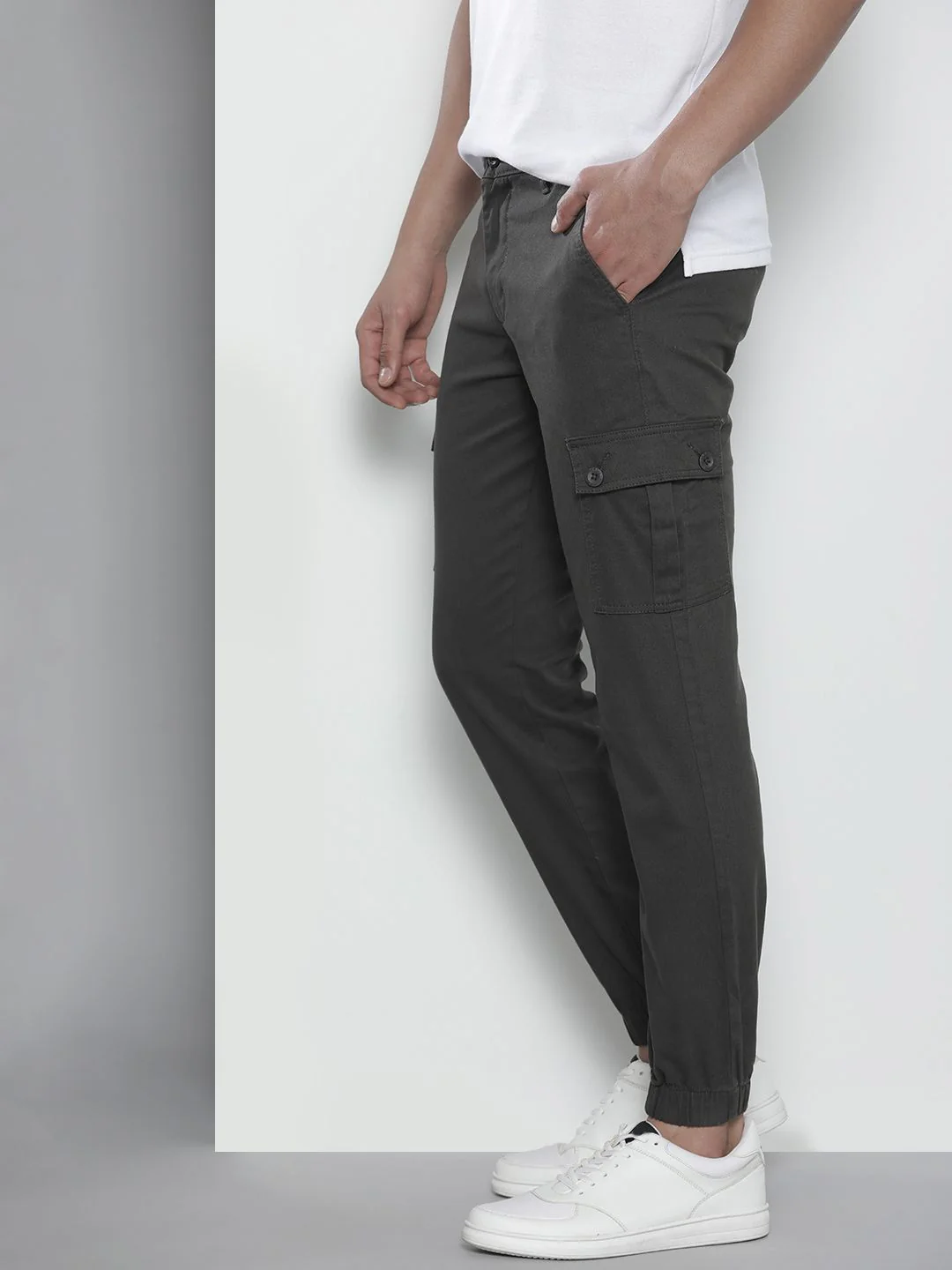 The Indian Garage Co Men Charcoal Grey Slim Fit Cargos Trousers - Image 2