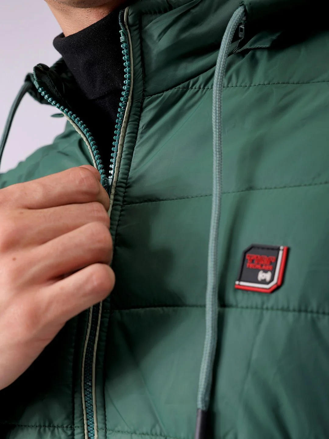 The Indian Garage Co Men Colourblock Slim Fit Hooded Puffer Jacket - Image 2