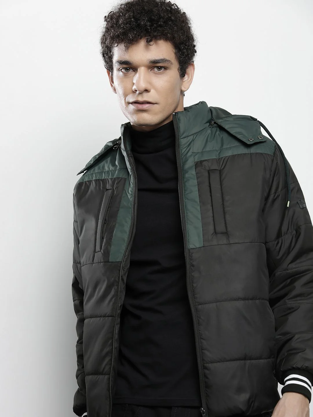 The Indian Garage Co Men Colourblock Zip-Front Hooded Puffer Jacket