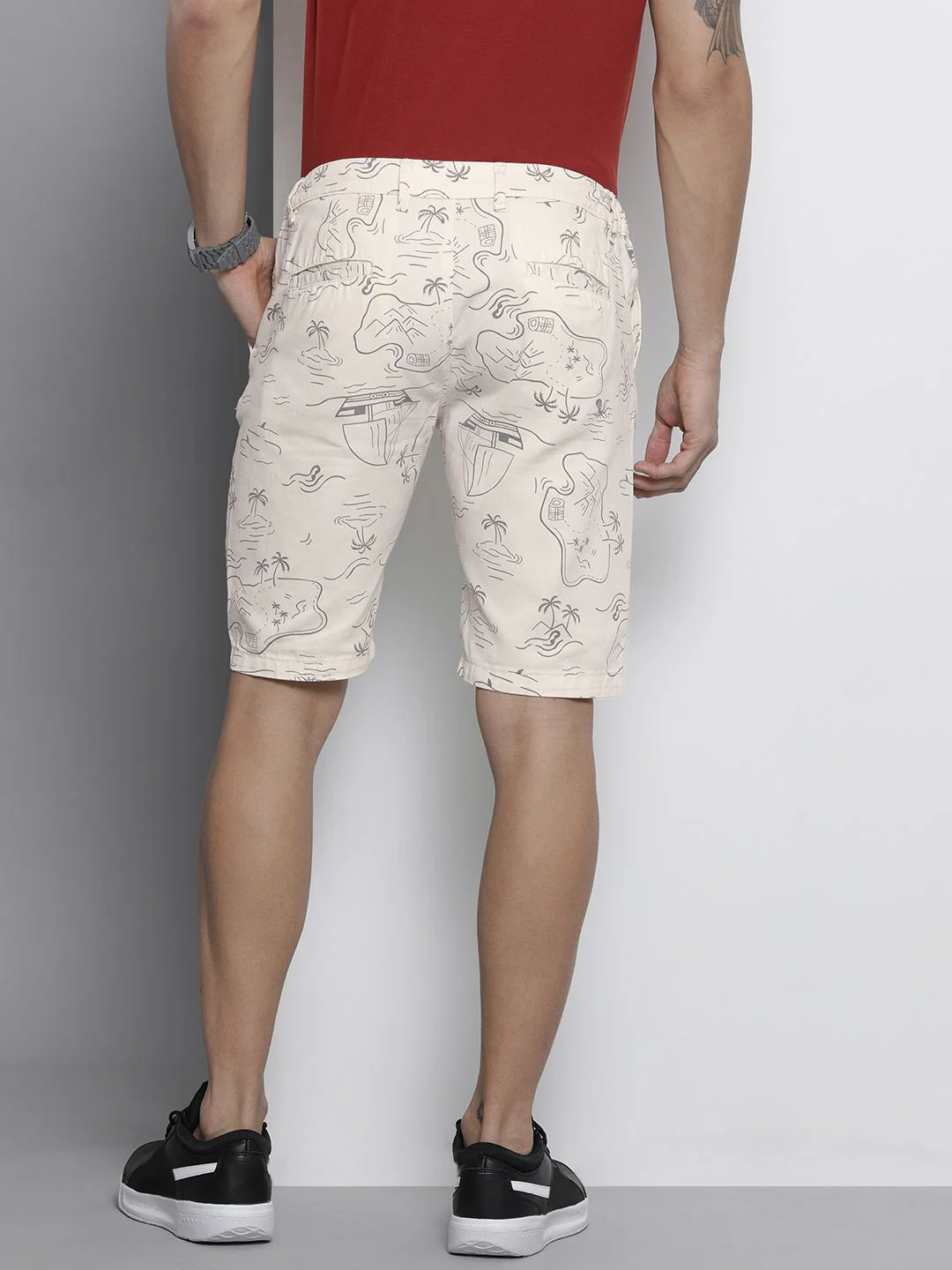 The Indian Garage Co Men Cream-Coloured Printed Slim Fit Cotton Chino Shorts - Image 3