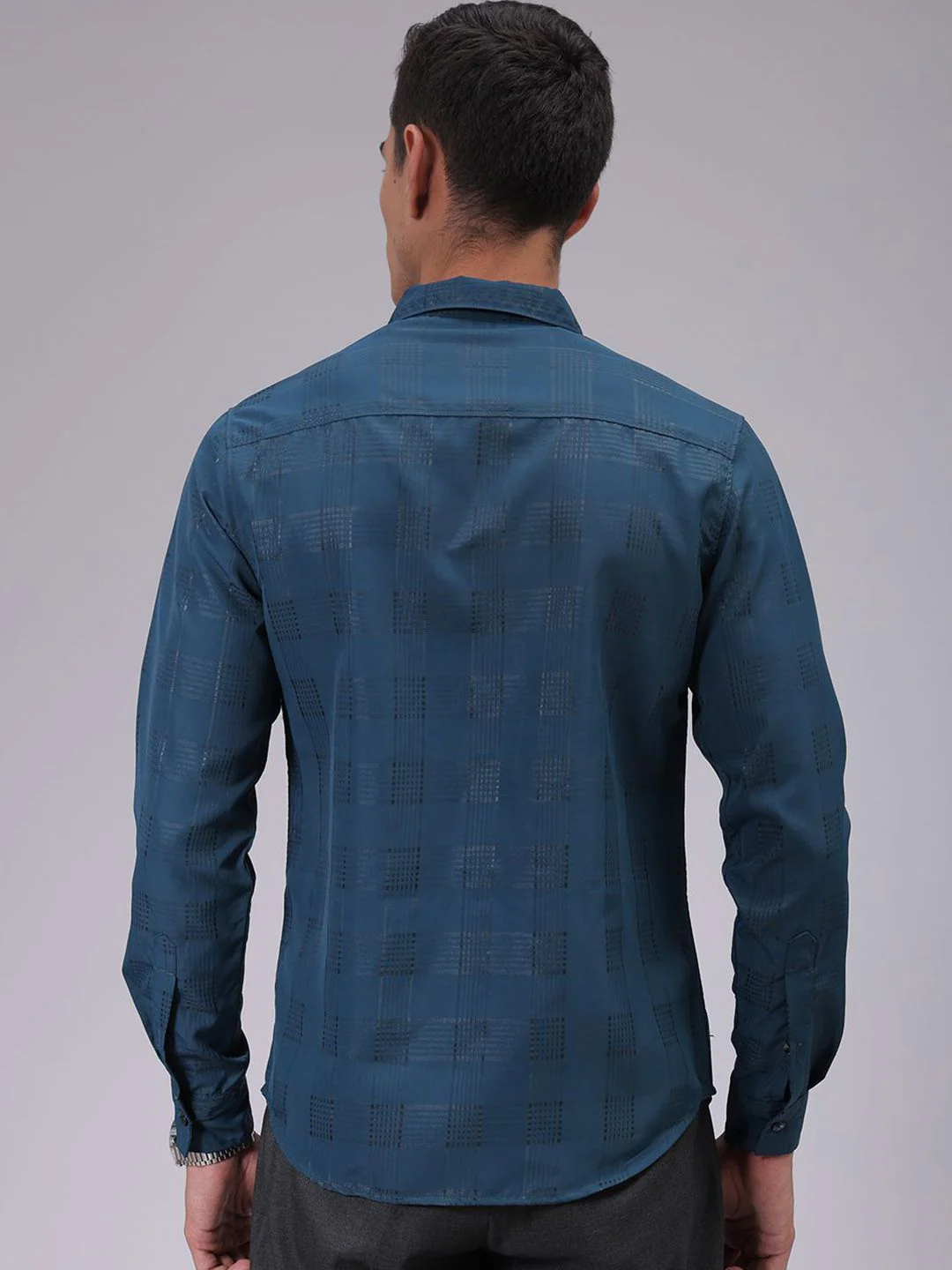 The Indian Garage Co Men Cutaway Collar Checked Slim Fit Party Shirt - Image 4