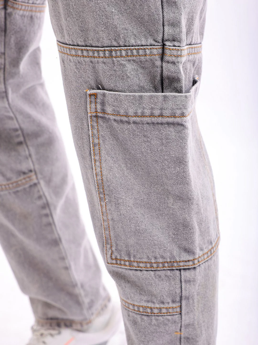 The Indian Garage Co Men Dad Fit Mid-Rise Clean Look Heavy Fade Cargo Style Cotton Jeans - Image 7