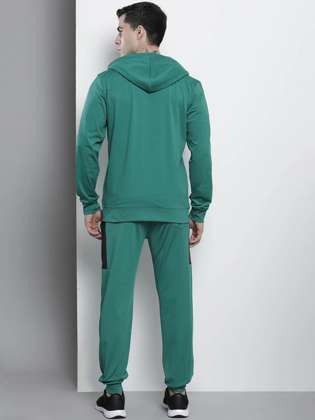 The Indian Garage Co Men Geometric Printed Tracksuit - Image 4